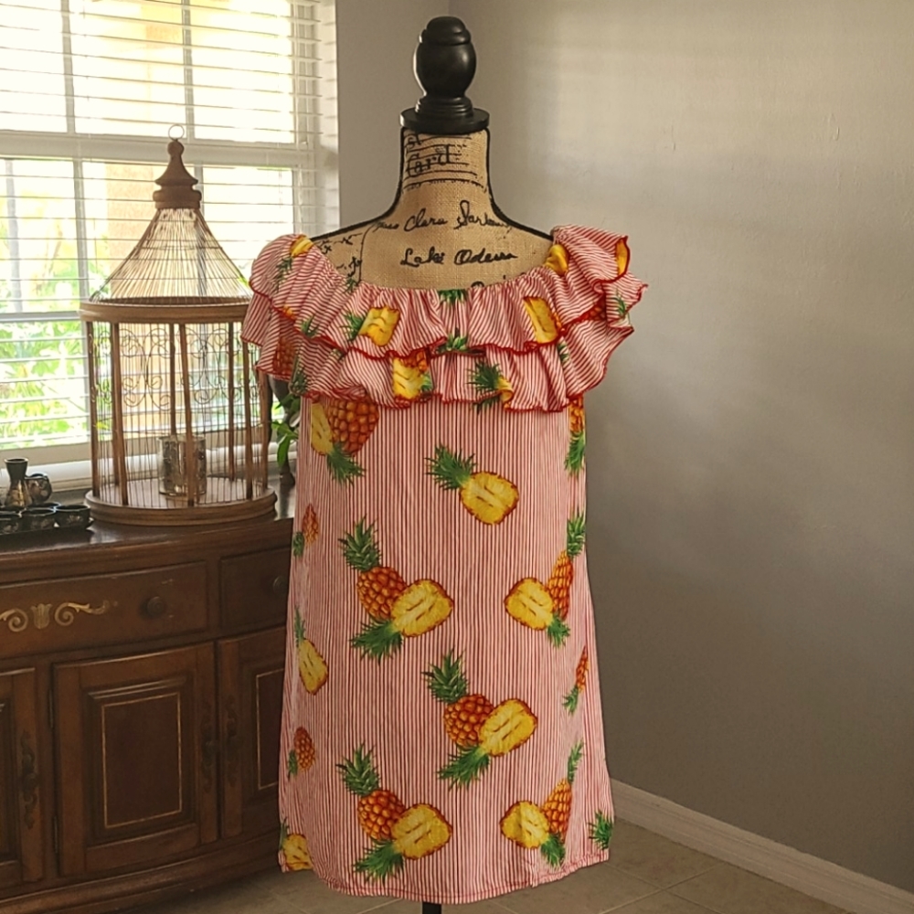 PINEAPPLE SHIFT DRESS WITH RUFFLE SHOULDERS
